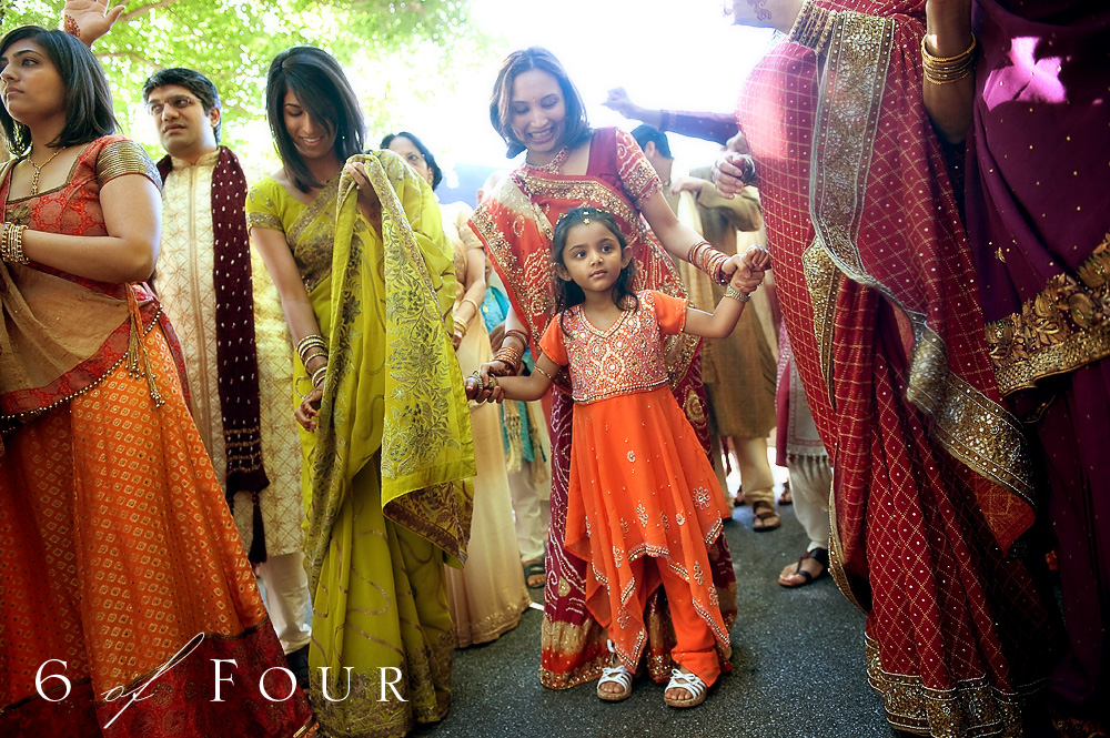 Indian_Wedding_Cator_Wolford_Gardens__Atlanta_women_dancing_in_sari